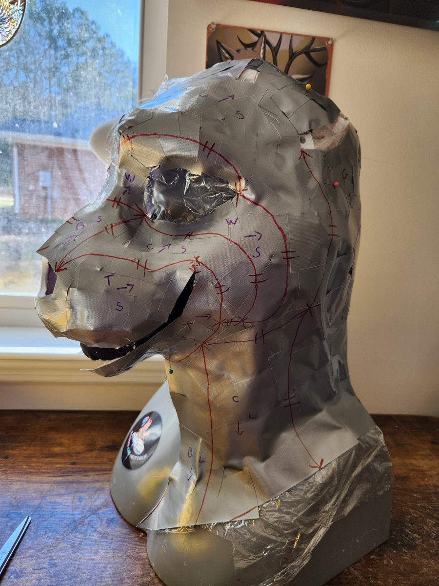 ClownCarCritter's tweet photo. Start to Finish of Caz the Marbled Polecat! 

Commissions are Open for Clown Car Critters! 🎟 
https://t.co/TD81pGbWNO

#fursuitmaker #furryfandom #commissionsopen #commissions
#furry #fursuit https://t.co/CCxxQqVy5s
