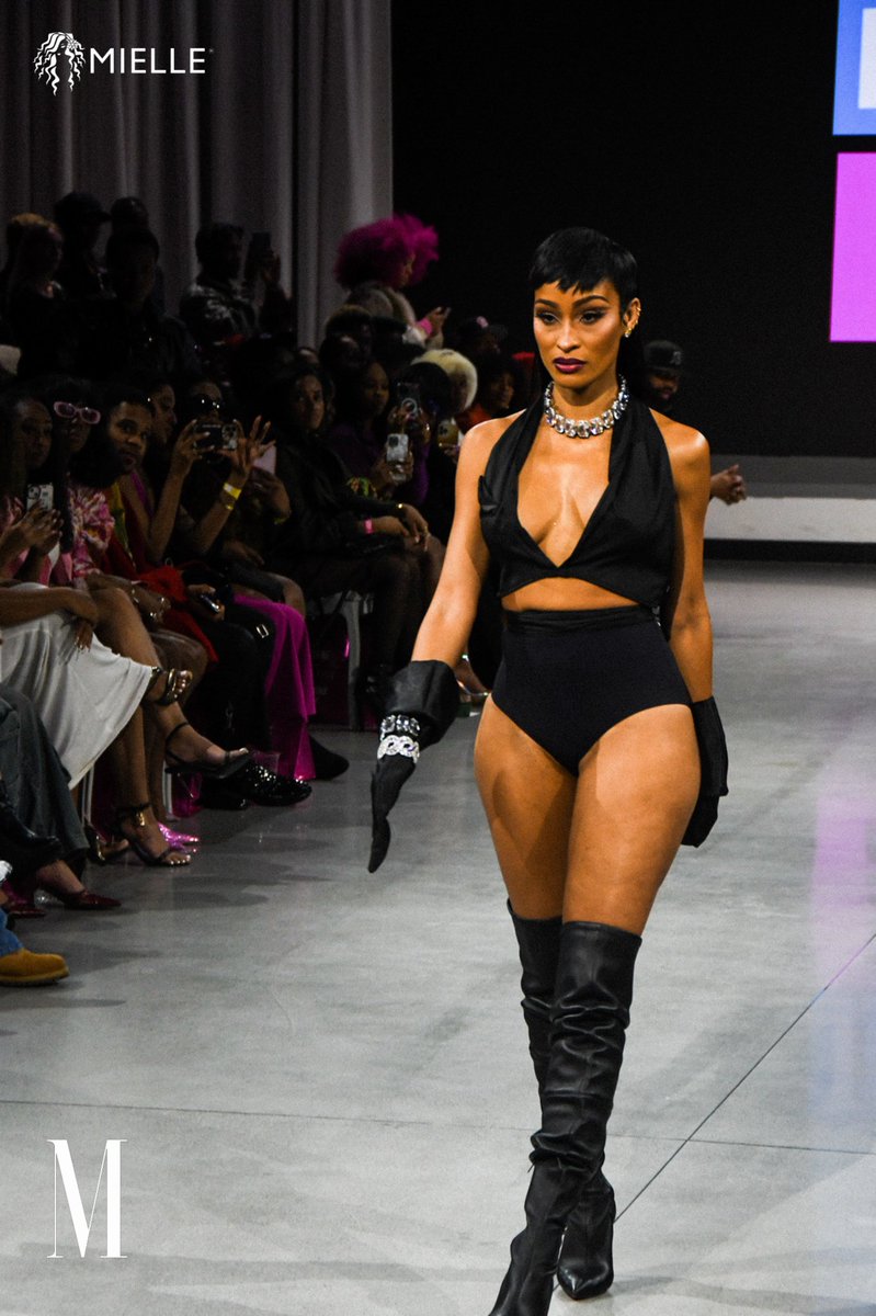 mefeater's tweet photo. Our host Janeisha John strutting the runway for No Punching Bag at the 2024 MEFeater #GalentinesRunway 💕

Powered By @MielleOrganics https://t.co/SCaJBJY3dC