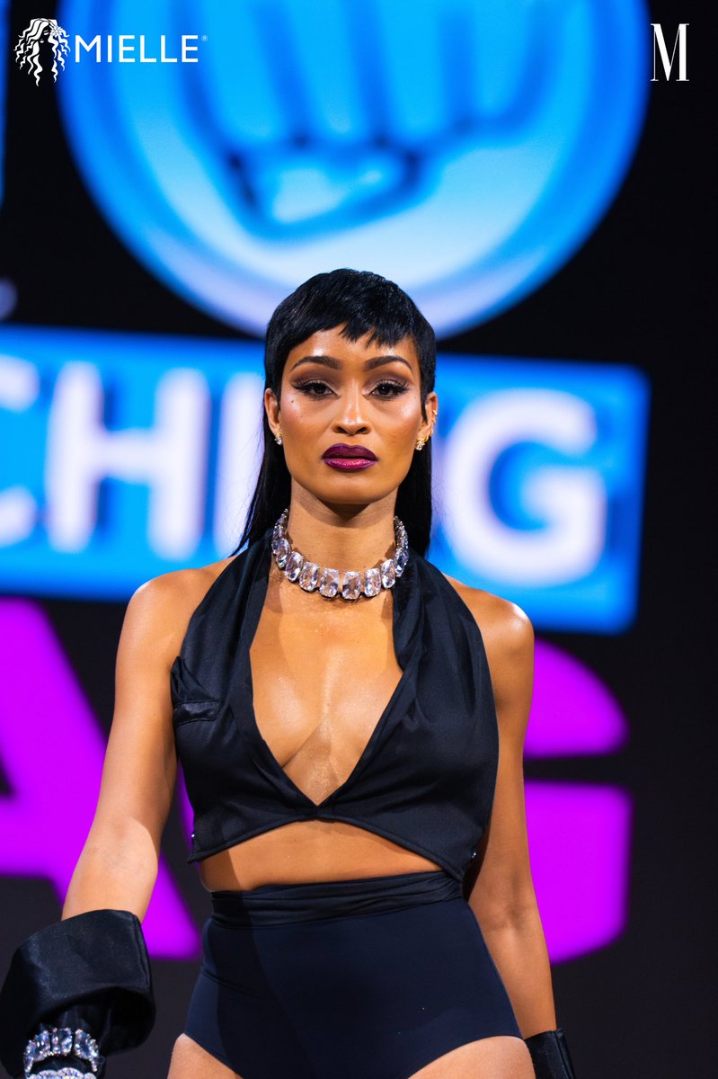 mefeater's tweet photo. Our host Janeisha John strutting the runway for No Punching Bag at the 2024 MEFeater #GalentinesRunway 💕

Powered By @MielleOrganics https://t.co/SCaJBJY3dC