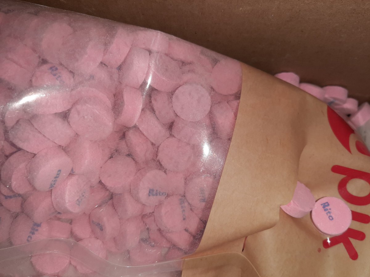 ColinSpurr's tweet image. WTF Amazon‽!? We just went over this. Please use packing materials and don't let my stuff just flop around the inside of a box as it is likely to get damaged. #ShippingFailure