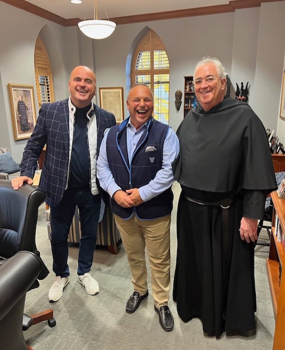 NovaNationer's tweet photo. Villanova Luxe offers limited edition designer vests, as seen on @CoachJayWright, @CoachFerranteVU, & fans around the Nova Nation! A portion of all sales from this alumni-owned business supports @FriendsofNova. Men’s & women’s sizes/colors: https://t.co/BEsmGrmwIv ✌️#LuxePartner https://t.co/zW2Gj7OzKA