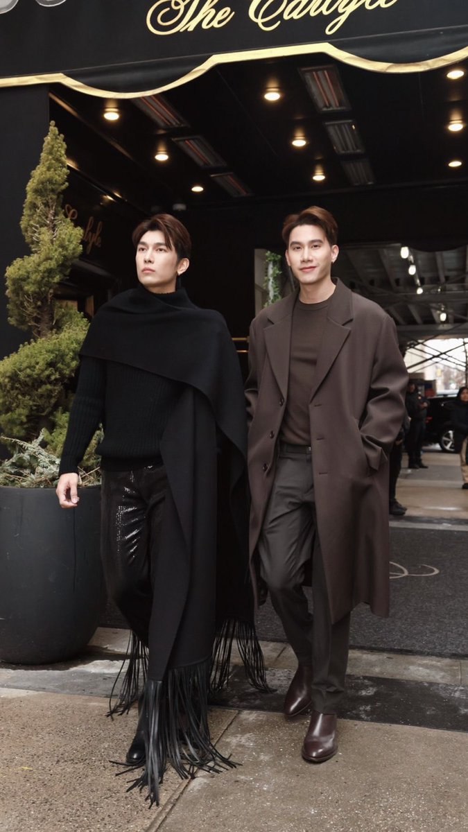 SolSkipperCo's tweet photo. ลุควันนี้เป็นยังไงบ้าง สมการรอคอยมั้ยคะ 🤍

MEW TUL IN NYFW

#MewTulxMichaelKors
@MSuppasit @octotul https://t.co/XiRxWFjGs5