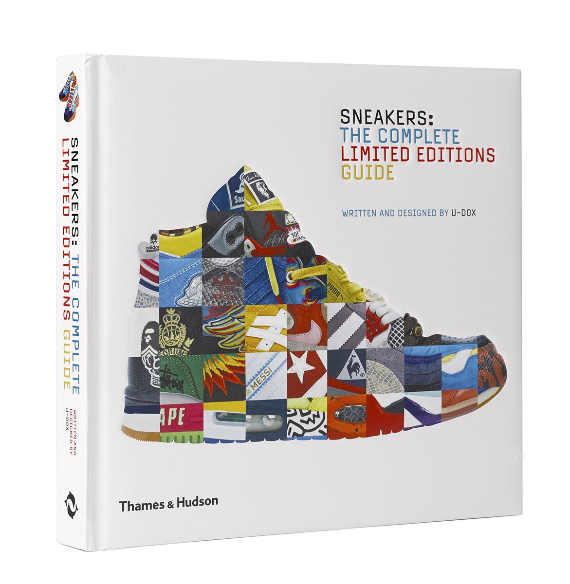 MoSneaksShop's tweet photo. The best Sneaker Book to have get your copy https://t.co/mKvYRRAfo7 https://t.co/gObF1v17LF