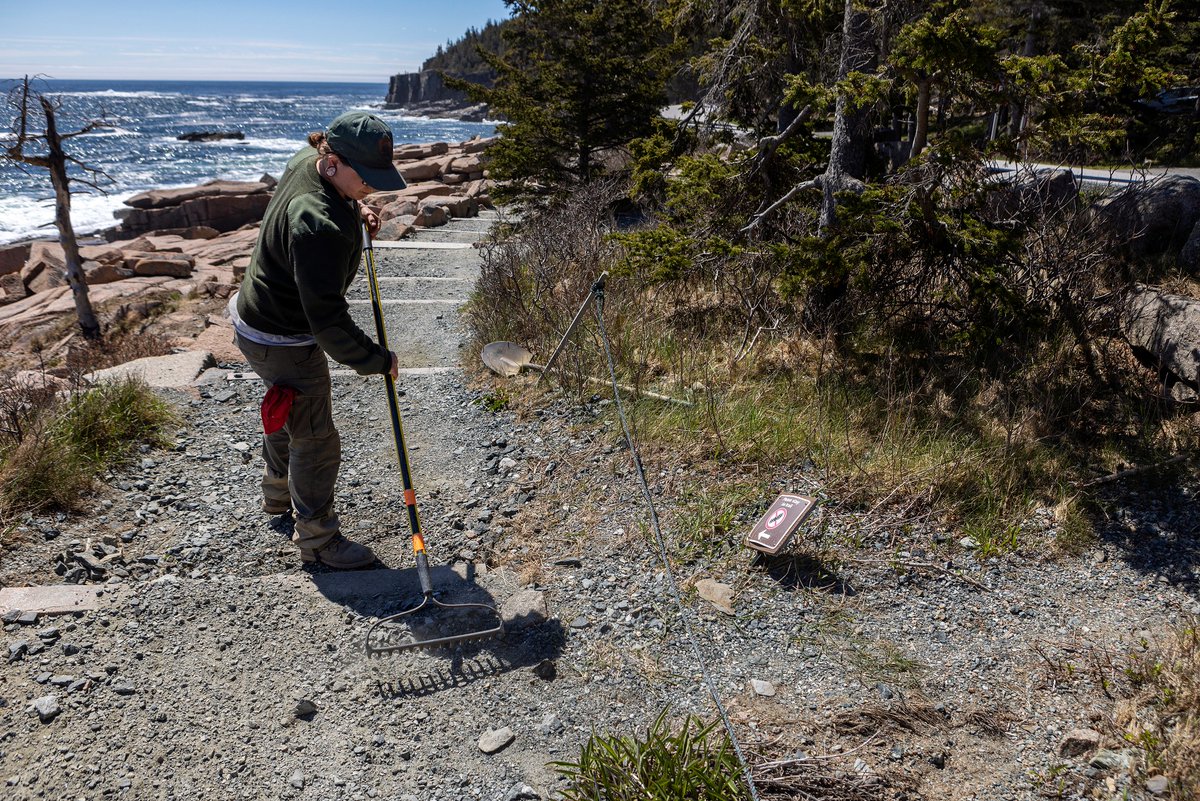 Don't you wish this could be your office? Learn more about how to register to attend a workshop and about current seasonal job openings from Acadia National Park's latest news release: nps.gov/acad/learn/new… Photo courtesy of Ashley Conti/Friends of Acadia.