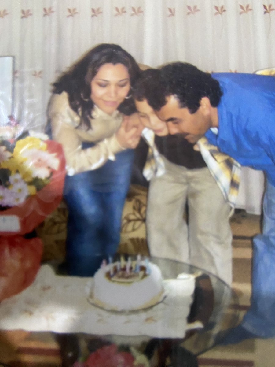 efehilal4848's tweet photo. Hep aydınlıkta kal annem çok severdin ışıltıyı 25 yaşına girmeyişinin sebebi #İsiassorumluları #isiaskaderdeğilcinayet  #iyikidoğduntahsincemefe biz senden razıyız  sende bizden razı gel annem mücadeleni ve kader kardeşlerinin mücadelesini nefes aldıkça yapacağız ♾️ https://t.co/ig64LXtngr
