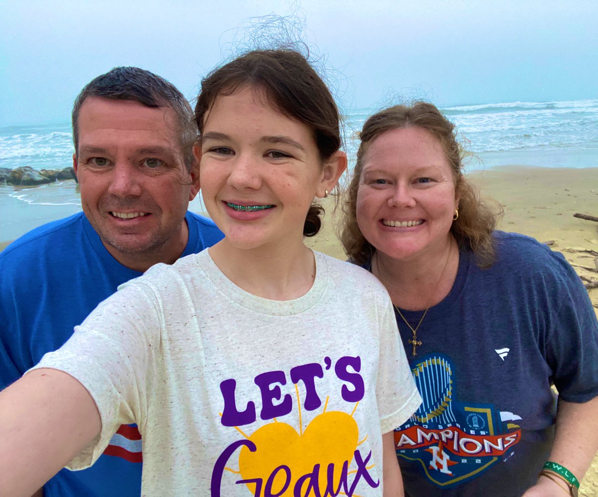 elle_beasley's tweet photo. Quick trip to the beach is always a good idea! https://t.co/j6b3f5huHp