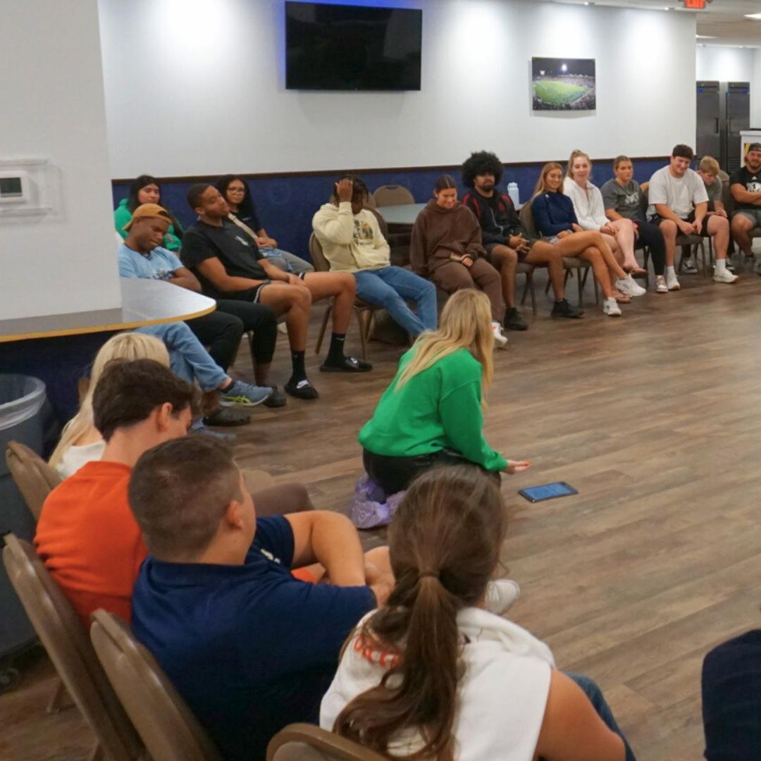 playwhereyourfeetare tweet media