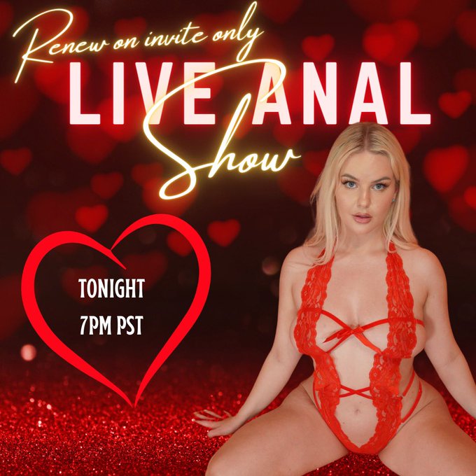 Live show tonight at 7 pm 🥳 Make sure you have your renew on to join 😘 https://t.co/L2DqJKLFQA