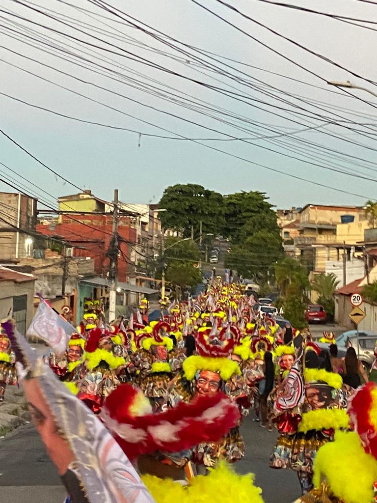 MayconSant97897's tweet photo. A rua é nossa e a calçada é de vcs zorra total e o trem pprt peita ou respeita https://t.co/hNOzA53shL