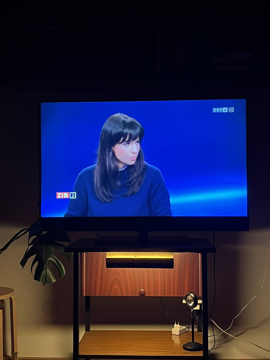steffi_berger99's tweet photo. feminist icon @katharina_mader kämpft für Equal Pay, Lohntransparenz und alle Frauen 💖 Heute in der Zib2- großartig! https://t.co/ubmXGOAOIM
