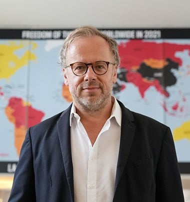 leaks_r's tweet photo. Christophe Deloire
@cdeloire
#cdeloire
Comme votre maître #Macron qui marche sur la constitution vous marchez sur la liberté de la presse,le droit d l'information
Ces combines n'empecherons pas les Droites Patriotes de gouverner la CEE,LES NATIONS
VS ETES UN BRASILLACH https://t.co/H3kNJoJOGE