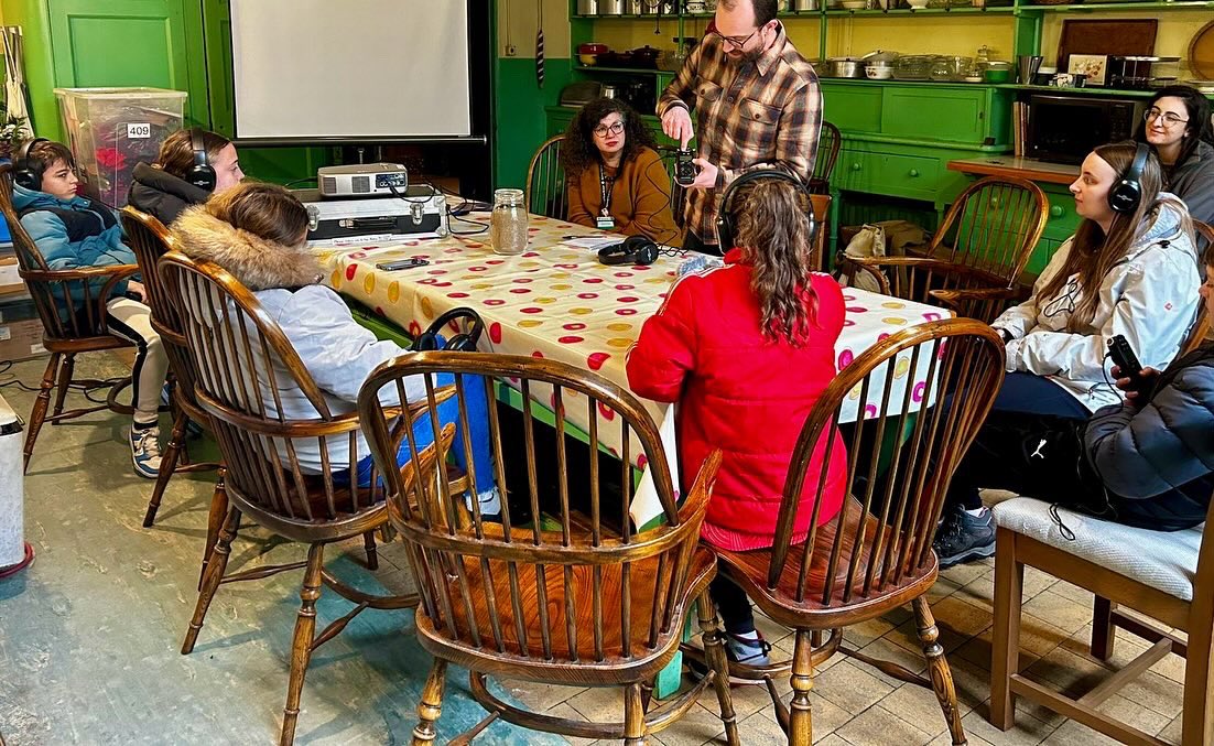 JonoGilmurray's tweet photo. Had a brilliant afternoon at @TyntesfieldNT running a field recording and Foley workshop with a great bunch of young people from the @HeartofBS13 charity - the first stage in the creation of a multichannel sound art installation for Tyntesfield’s beautiful old aviary building. https://t.co/aJCngCrxHo