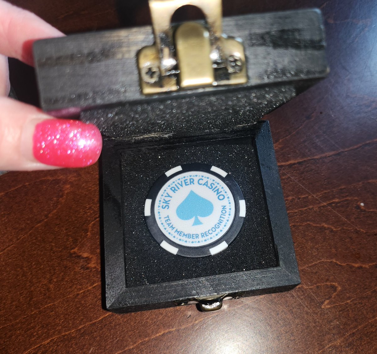 SuperWoman26245's tweet photo. @kamalaharris @jrosenworcel  #korybaker
Got kind of spoiled @ ceremony at my work 2day. I truly love working here &amp; the way they treat us. I've been this exact kind of worker at EVERY casino I've worked at but this 1 is way ahead of all the rest. They treat me really good- 4 PICS https://t.co/soAbHvjALx