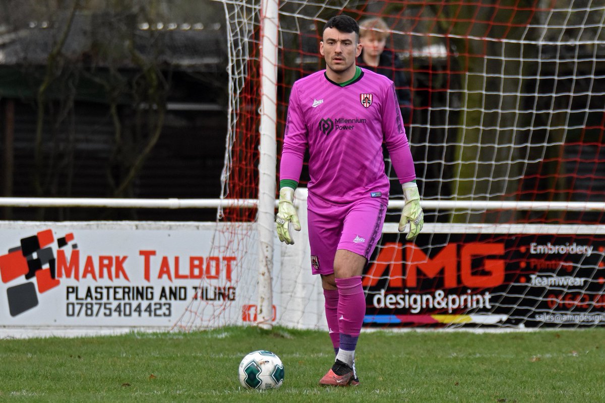 guistownfc's tweet photo. 𝗧𝗛𝗘 𝗠𝗔𝗡 𝗢𝗙 𝗧𝗛𝗘 𝗛𝗢𝗨𝗥

3 PENALTY SAVES
WE ARE THROUGH!!!!!!

GTFC 1-1 SCARBOROUGH 
(3-2) TO THE MIGHTY GUISY https://t.co/u7zczXjzZ5