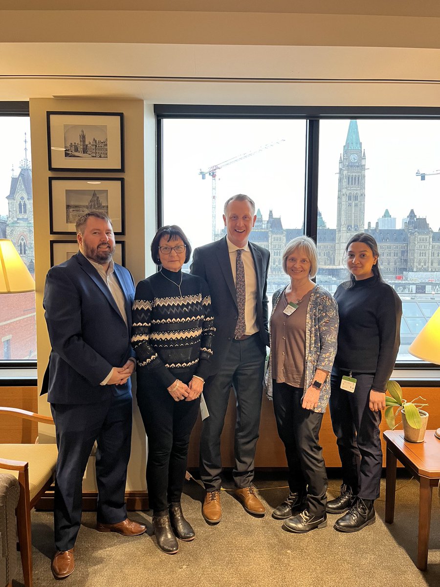 FriendsMedicare's tweet image. Last meeting of the day: MP @chriswarkentin! Thanks for taking the time to meet with AB advocates re: the importance of protecting &amp;amp; strengthening our public health care system. We must ensure care is available based on need, not ability to pay! @HealthCoalition #HealthAndHope