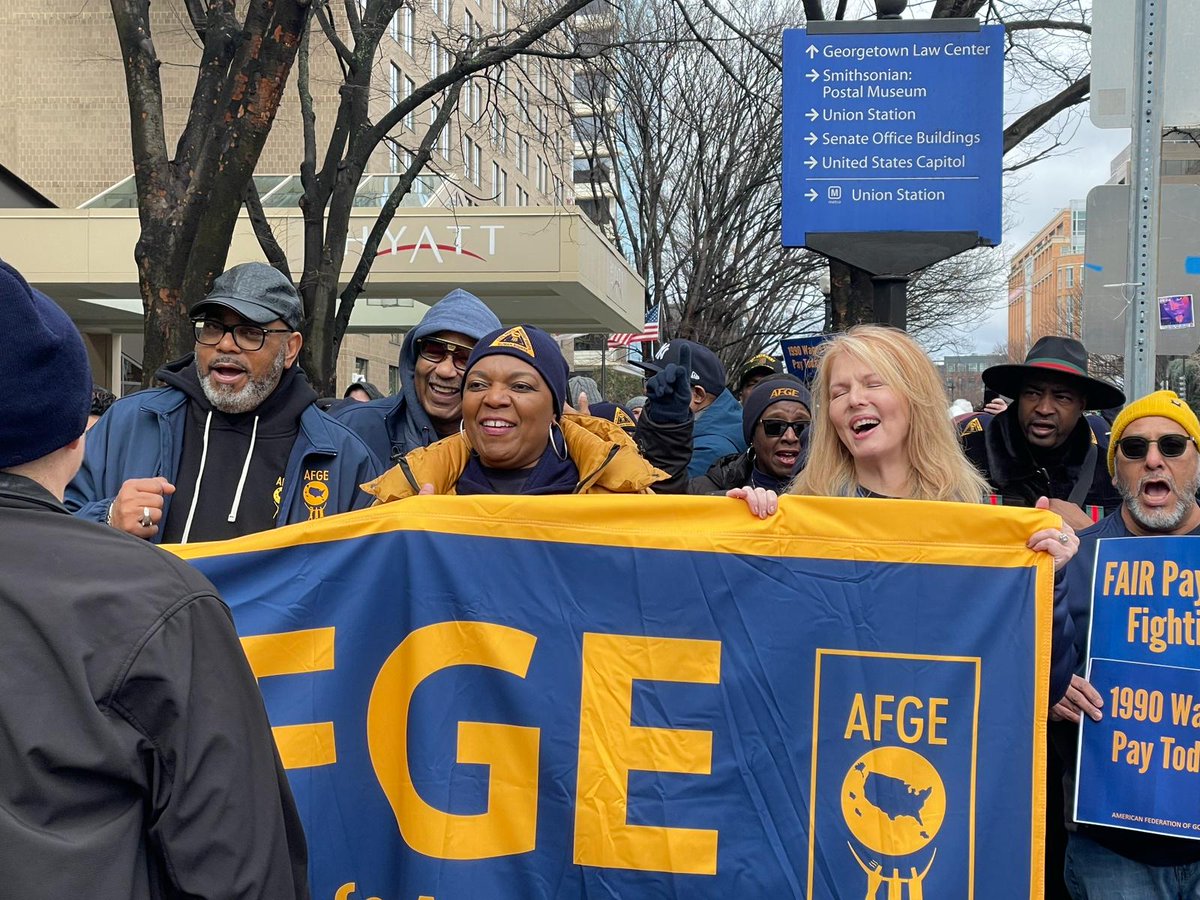 AFGENational's tweet photo. Fair pay is worth fighting for!
And federal workers know how to fight💪
#AFGERising https://t.co/rv3S1ggNY1