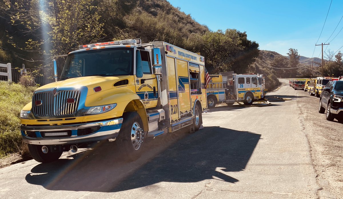 VCFD_PIO's tweet photo. #TorreyFire; Fire has been knocked down and investigators are searching for the cause. Primary search is all clear in the vacant structure and there are no firefighter injuries. Fire crews will be on scene for many hours mopping up and cooling all hot spots. @VCFD @CountyVentura #VCFD