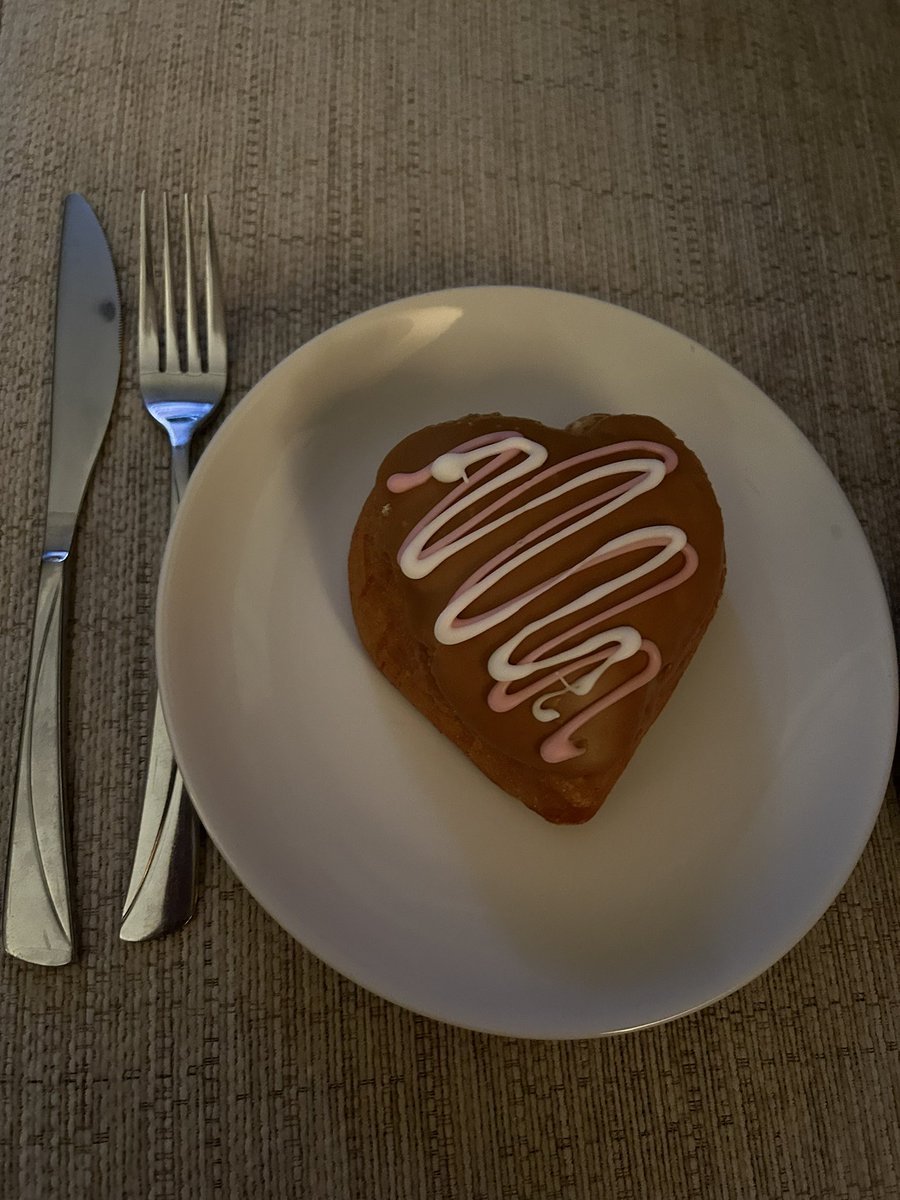 Haters gonna hate… 🍴 <a href="/FisherDonaldson/">Fisher & Donaldson</a> Valentines’s Fudge Donut… always eat it with a knife and fork 🫣🙃 #standrews