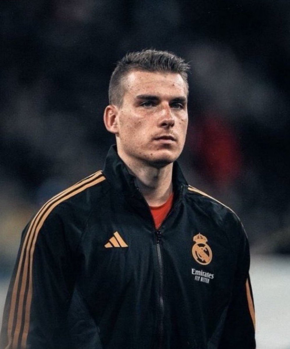 totalcristiano's tweet photo. Andriy Lunin appreciation tweet.

We lost Courtois, the club did not trust him and signed Kepa. He kept believing in himself and is now performing as arguably the best goalkeeper in the world on form. https://t.co/a0jMVkocij