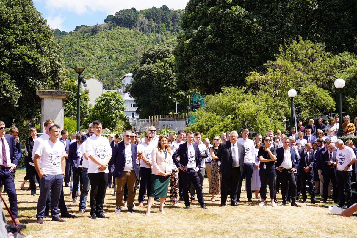 Snaps from the early National Lamb Day BBQ at parliament, hosted by Minister @toddmcclaymp. Over 40 MPs and Ministers attended, rocking their NLD t-shirts. We celebrated the red meat sector’s success, its large contribution to NZ’s economy and NZ farmers’ hard work. @BeefLambNZ