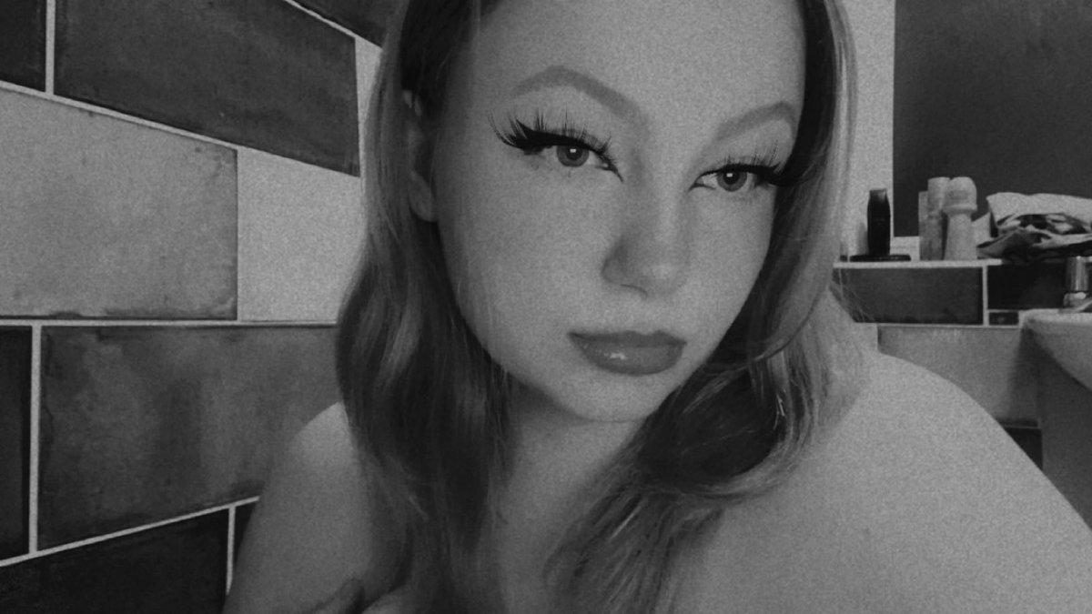 Leah2066031's tweet photo. If you’ve ever got off to, purchased from or lurked on my profile… just a heads up you owe me a valentines gift🤭🩶 
~ 
Findom femdom nsfwtwt nsfw https://t.co/Mpyg2XOWag
