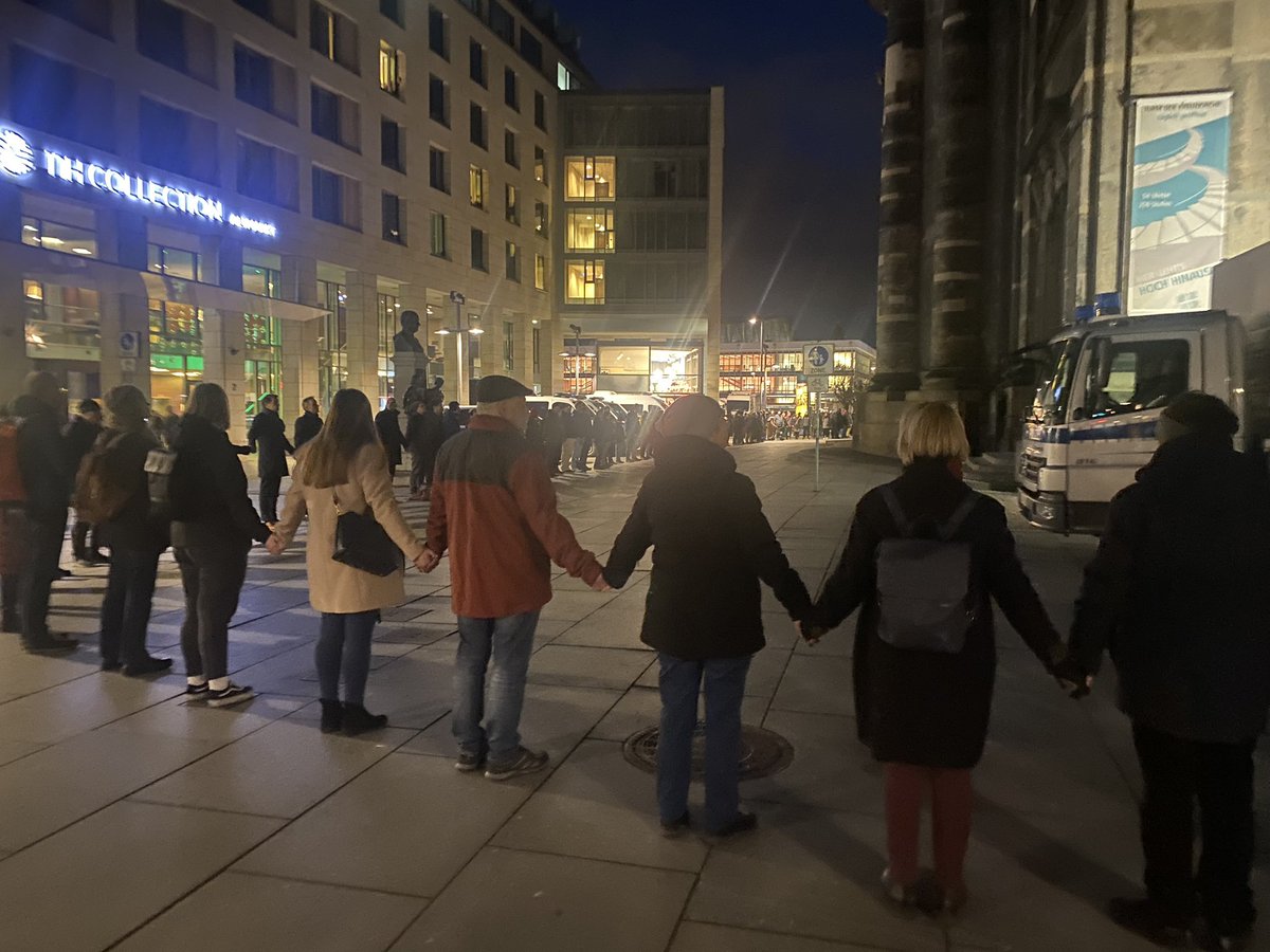 Miriam Hollstein tweet media