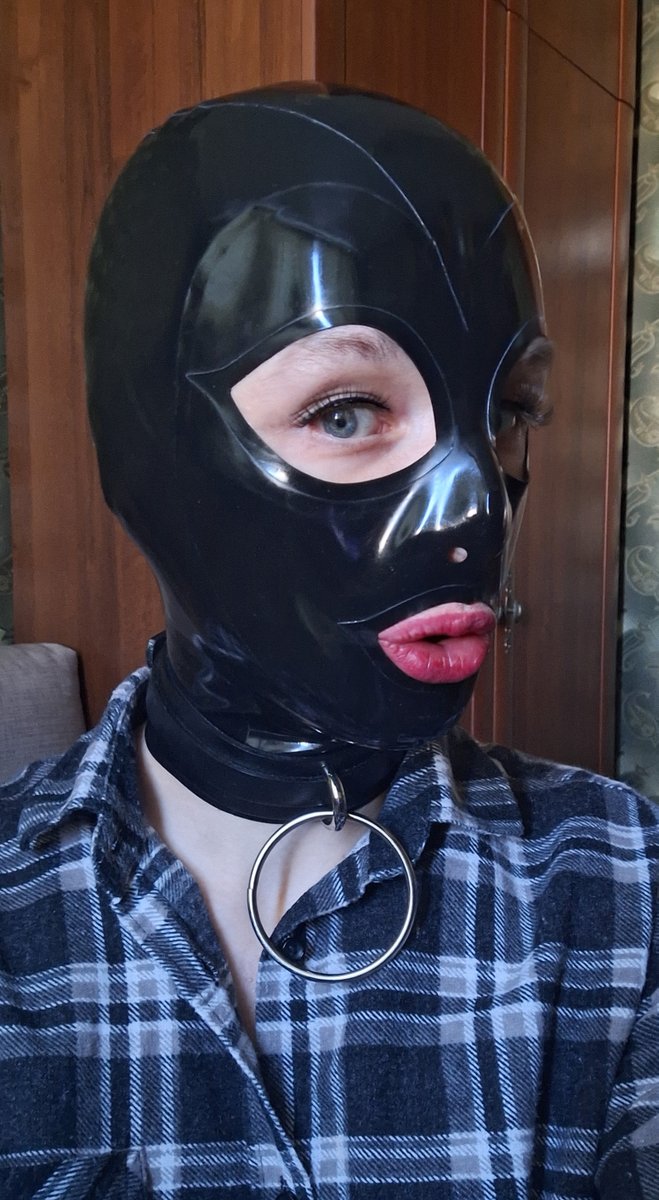 AliceHellwood's tweet photo. #latex #latexhood #latexmask #fetish #latexdoll #alicehellwood #latexmodel https://t.co/PeSiW82b6p