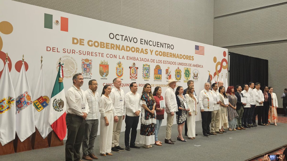 Mexico_TNC's tweet photo. Celebramos junto a @PNUD_Mexico el arranque de 6 iniciativas que serán apoyadas para fortalecer la conservación en el sur-sureste de 🇲🇽 con la participación de @USAmbMex @ConsuladoUSAMer y representantes de 7 estados de la región, con el apoyo de @USAIDMX https://t.co/FYLSrWSe3m https://t.co/7EYbkRpdCh