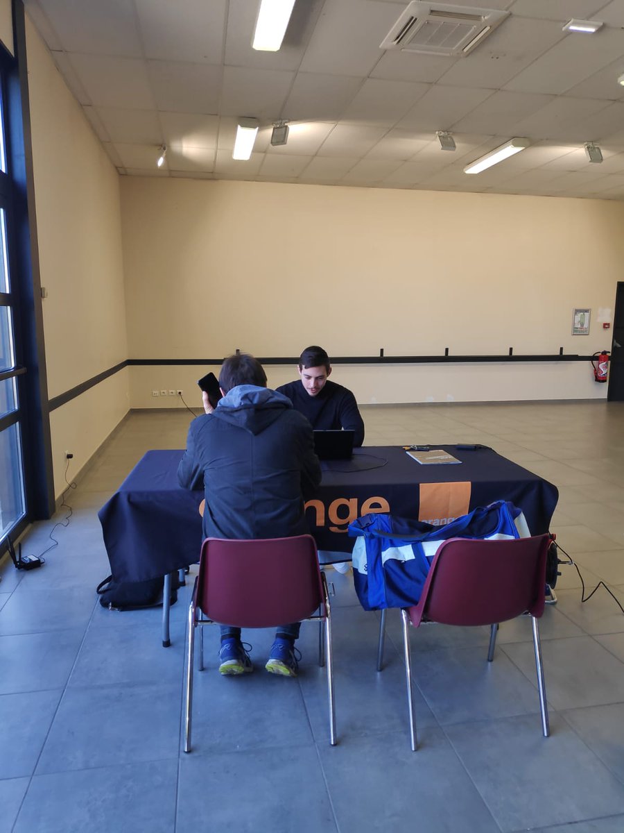 [RÉUNION D'INFORMATION FIBRE] 📌Cet après-midi, nous étions à Saint Loup avec @82Numerique à la rencontre des habitants du secteur pour échanger sur la #fibreoptique. Merci à @bouyguestelecom et @OrangeOccitanie pour leur présence.