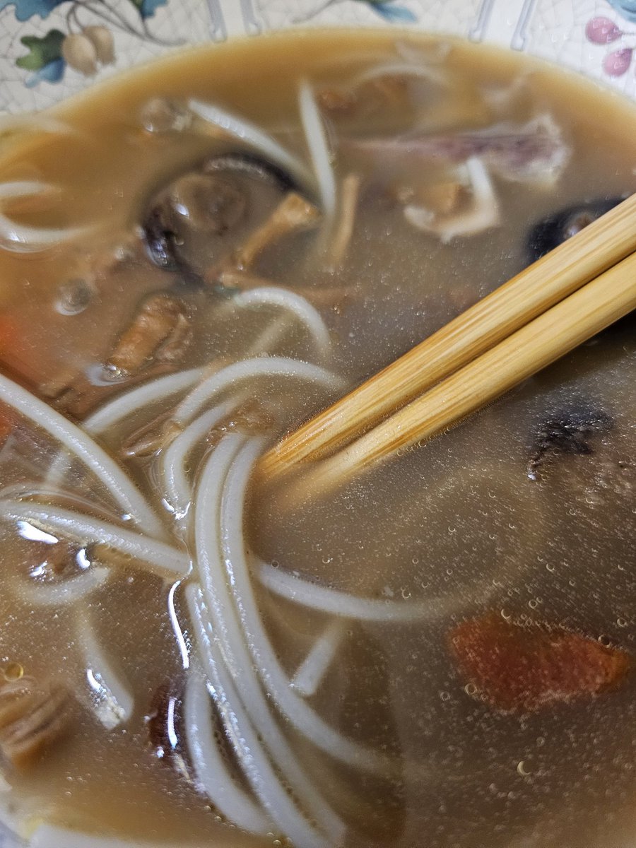 01bluu's tweet photo. I just found a rusty ass nail in a soup I made. I broke it in half to see what it was. Where tf did this come from I already ate a bowl of this yesterday shibal...maybe it was stuck in the chicken leg???? Do I keep eating or just dump the rest aish https://t.co/zZMz7BiqNX