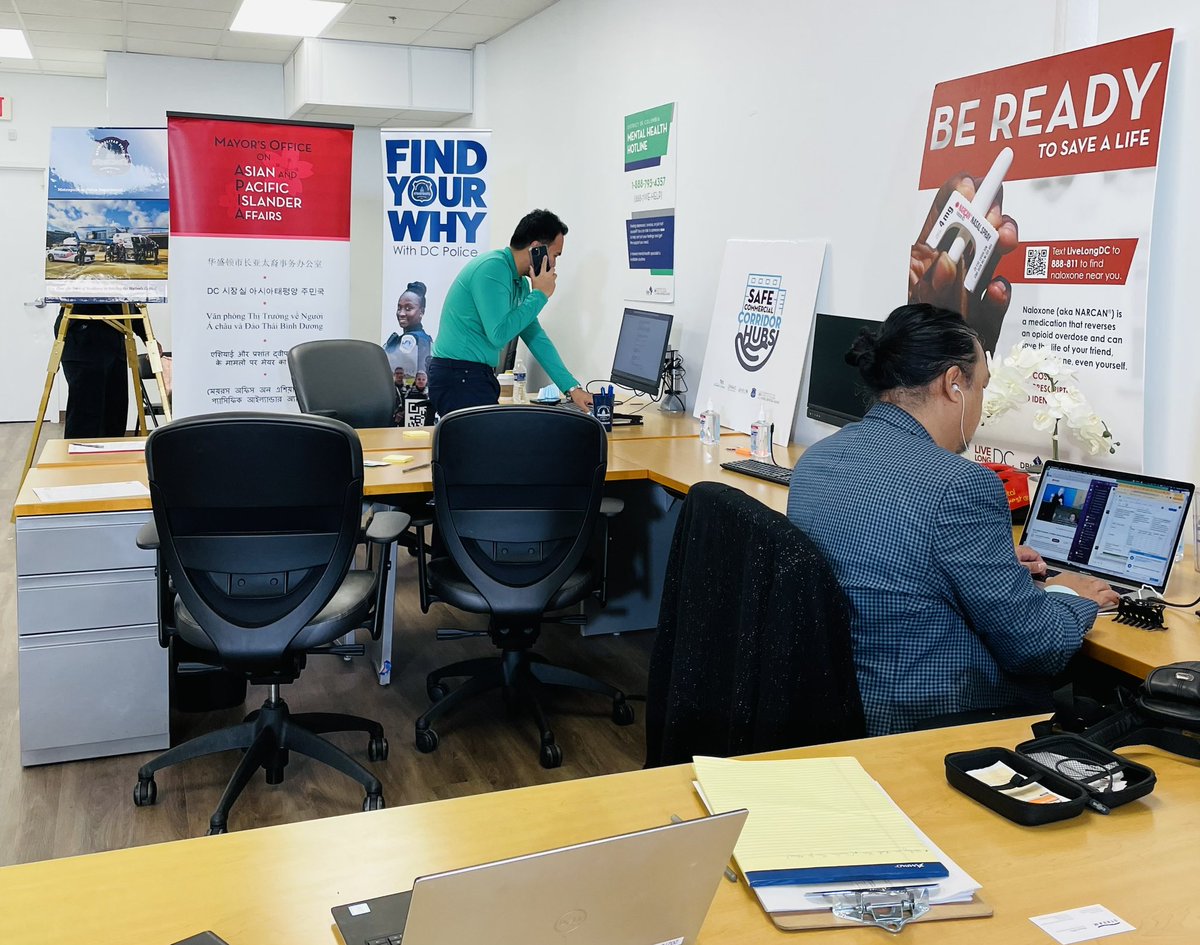MOCCADC's tweet photo. Caribbean Washingtonians

Did you know that @MayorBowser opened the District’s 1st Safe Commercial Corridor Hub in #Ward2 Chinatown! 

Residents can walk in for a range of city services. Come check us out:

📌 675 H St NW
⏰ 9am - 6pm
📅 Mon - Fri
#BeDowntown #SafeDC #CaribbeanDC https://t.co/3XLrQkgzGD