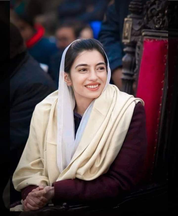 مخالفوں کے دل پے تیر۔
اسیفا بھٹّو بینظیر.

<a href="/AseefaBZ/">Aseefa B Zardari</a>