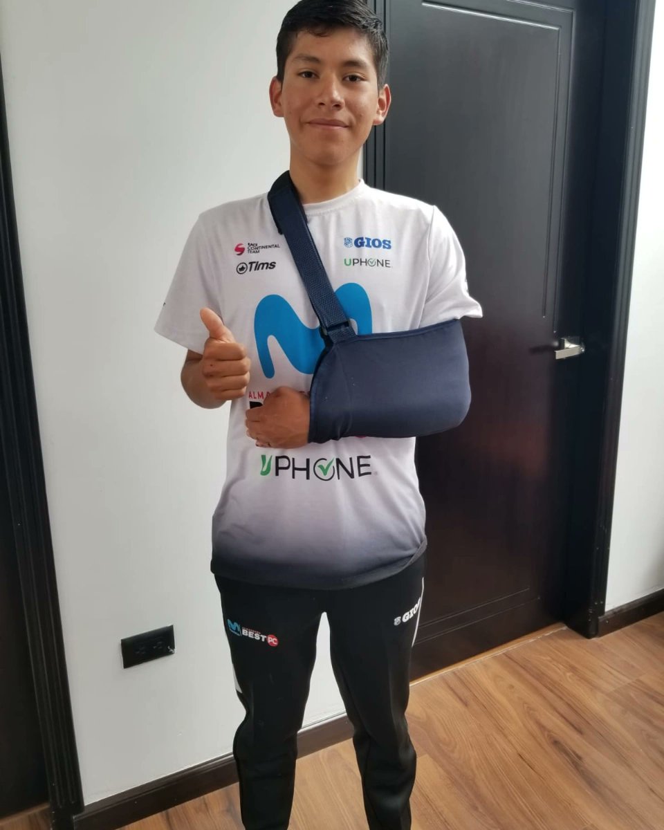 TeamBestPC's tweet photo. Seis semanas para volver a la 'bici' 🙏
Ya está en casa. La cirugía de la clavícula izquierda de #HectorAlvarez fue un éxito. Ocho días de reposo absoluto y en mes y medio podrá volver a la 'bici'.
#SomosUnaFamilia
#CiclearNosMueve
@MovistarEC
#BestPC
@UPHONEECUADOR https://t.co/5xwxmeX4Rz