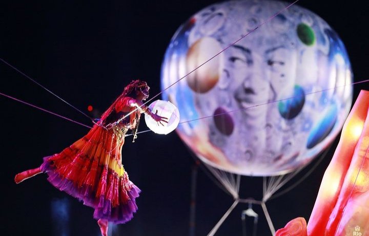 O testamento da cigana Esmeralda nos levou para um mundo possível de delírios, cores, risos e magia que desaguou numa possibilidade de canto alegre, braços abertos e vibração positiva!  Nas imagens, um pouquinho dos lugares mágicos por onde passamos em 5 atos. 👇🏼