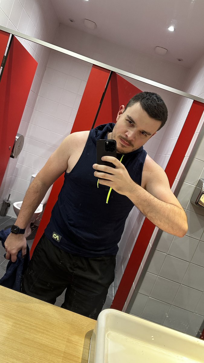 tgvdu45's tweet photo. C’est parti pour un bon #MardiTranspi ! 💦 💪🏻 https://t.co/NfDRKhih2B