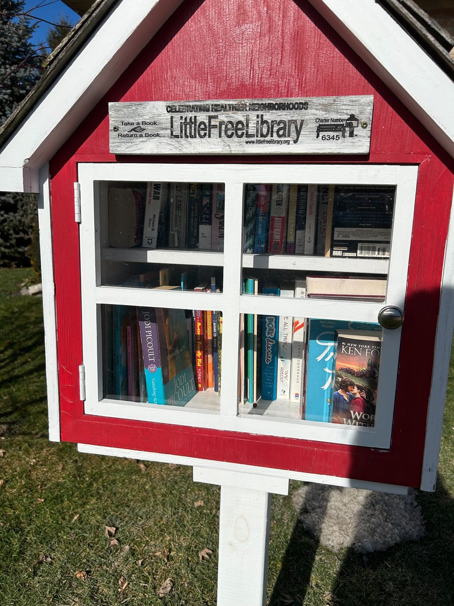 TheRealVHS's tweet photo. Check out some of the CUTEST Little Free Libraries our students and staff have been donating to this year!
Also, take a peek at the shelf we've set up in the VHS administrative office for our staff to use when they're looking for their next read.
#savetheplanet #sustainableliving https://t.co/JpIR1jVAcN