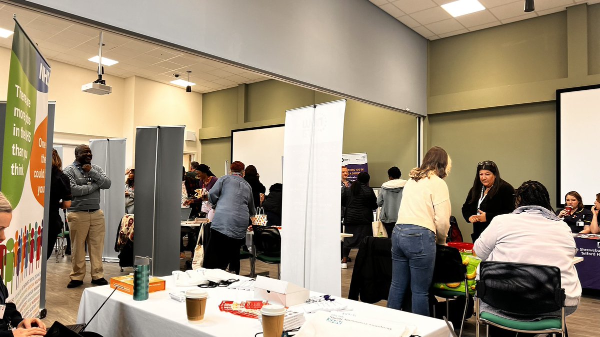 RGNMikeJSmith's tweet photo. Fantastic day speaking to a variety of student nurses at @StaffsUni  📚

Was great to hear so many wanting to come and work for @ShropCommHealth 👏🏻💙

If you’re interesting in working for us check out our latest jobs  below ⬇️⬇️⬇️⬇️

https://t.co/tH5Yvdg7UR https://t.co/8YYG3iN5cg