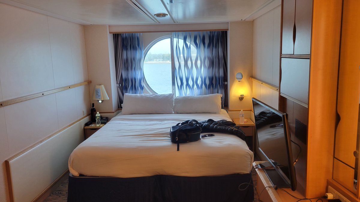 TeamVicarious's tweet photo. We usually book balcony cabins, but we joined this cruise last-minute and selected an "ocean view" room, cabin #2632. Plenty of space and we loved that our window was only about 15 feet above the water. Great ocean views gliding along the waves. #exploreroftheseas #royalcaribbean https://t.co/wn5L5oztUx