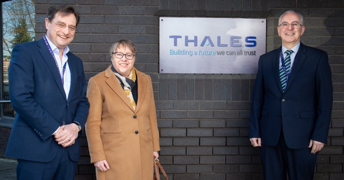 Great to welcome @meaglemp to Thales Belfast & show her some of the important work colleagues are doing. Maria had previously visited whilst a Minister for NI so it was brilliant for her to see how much has changed- although our commitment to world class engineering hasn’t!✨