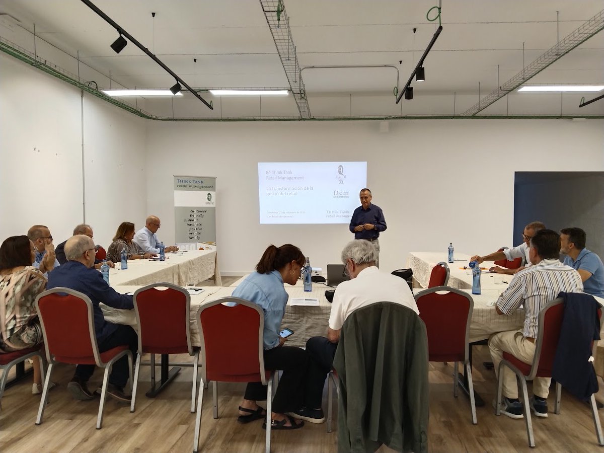 El #ModeloCEOretail cumplió 25 años en diciembre del 2023. Ha ayudado y lo sigue haciendo, a la transformación de las empresas hacia la #Sostenibilidad, #Innovación y #Excelencia.
En la foto adjunta,encuentro con empresas que siguen aplicando el ModeloCEORetail