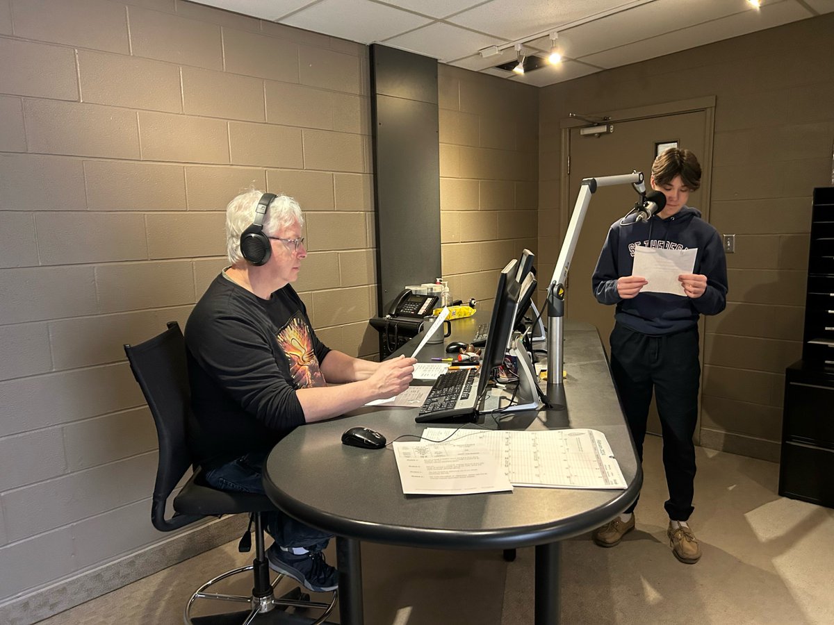 Grade 9 @StTSecondary students Veronica & Reid joined Greg in the @Mix97radio studio this morning to encourage students in grade 8 to consider registering to attend St. Theresa Catholic Secondary School for September. Details: alcdsb.on.ca/pages/newsitem…