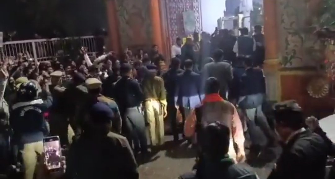 News Algebra tweet media