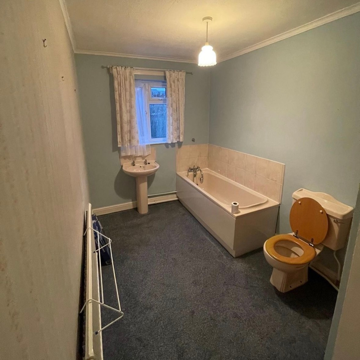 TileMountainUK's tweet image. Transformation Tuesday 😍

🏡 IG property_development_services
🔎 Luken Bliss Grey Wall and Floor Tiles, Mollie LED Mirror, Dove Grey Bath Panel

Shop here: tilemountain.co.uk

#bathroom #bathroomreno #reno