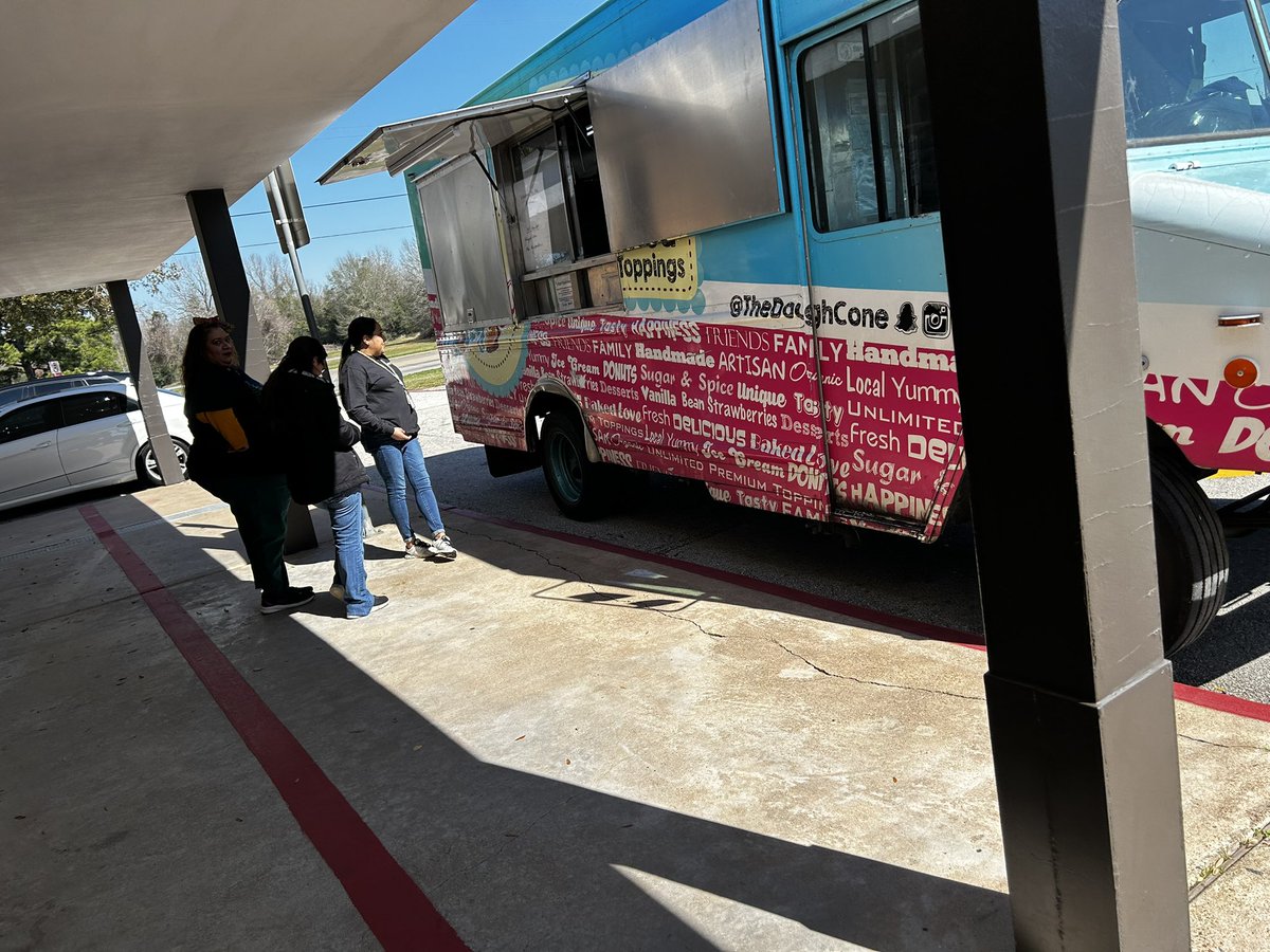 Nothing like a cup of gourmet hot chocolate on a cool brisk day! Thank you @GoodReasonHou for the tasty treat! Our staff absolutely loved it! @GoodmanES_AISD