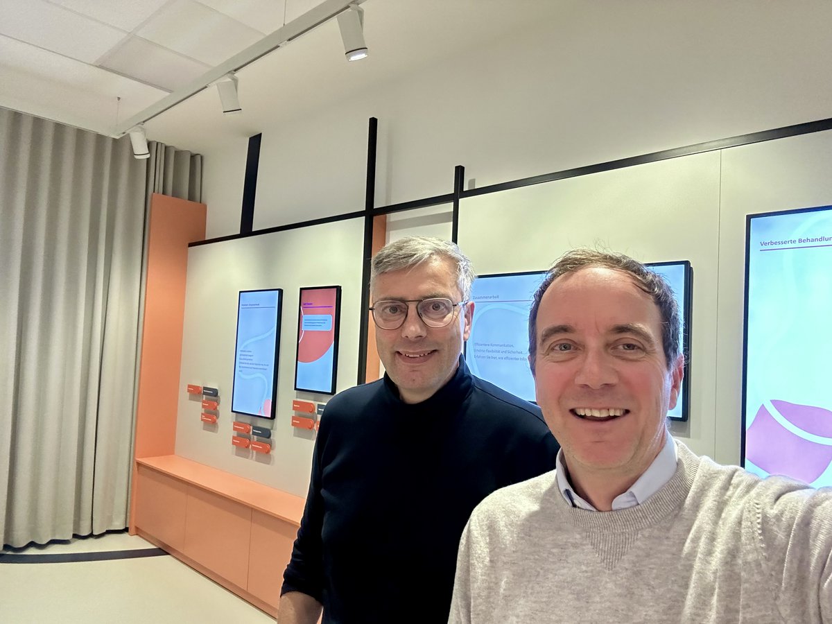 marcelweigand's tweet photo. Das war ein toller Nachmittag mit @PLangkafel in der #Digitalpraxis "DEMO" der @Hauptstadt_KV
Vielen Dank an #BeatriceNauendorf für die Führung im Showroom & den tollen Austausch! 🙏
Für Arztpraxen ist die DEMO ein toller Ort, um sich mit der Digitalisierung vertraut zu machen. https://t.co/5nXg2jAHwN