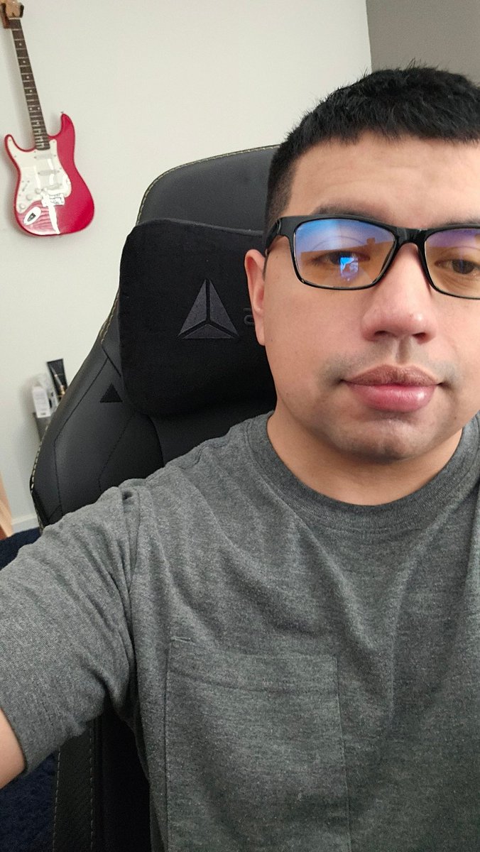 Fatal_Knight_'s tweet photo. Got a haircut after growing it for months, feels nice to be back like this again, and now ya'll can see my 5 head 😂 https://t.co/J3Tz7bl3xU