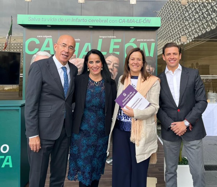 Mzavalagc's tweet photo. Más de 144 mil infartos cerebrales en México nos obliga a todos a trabajar para evitarlos, atenderlos y tratarlos. Código Cerebro cambiaremos la vida. Todos podemos ayudar con ca-ma-le-on. Gracias a @ectorjaime @ISSSTE_mx @Tu_IMSS https://t.co/f8Ci2teZbx