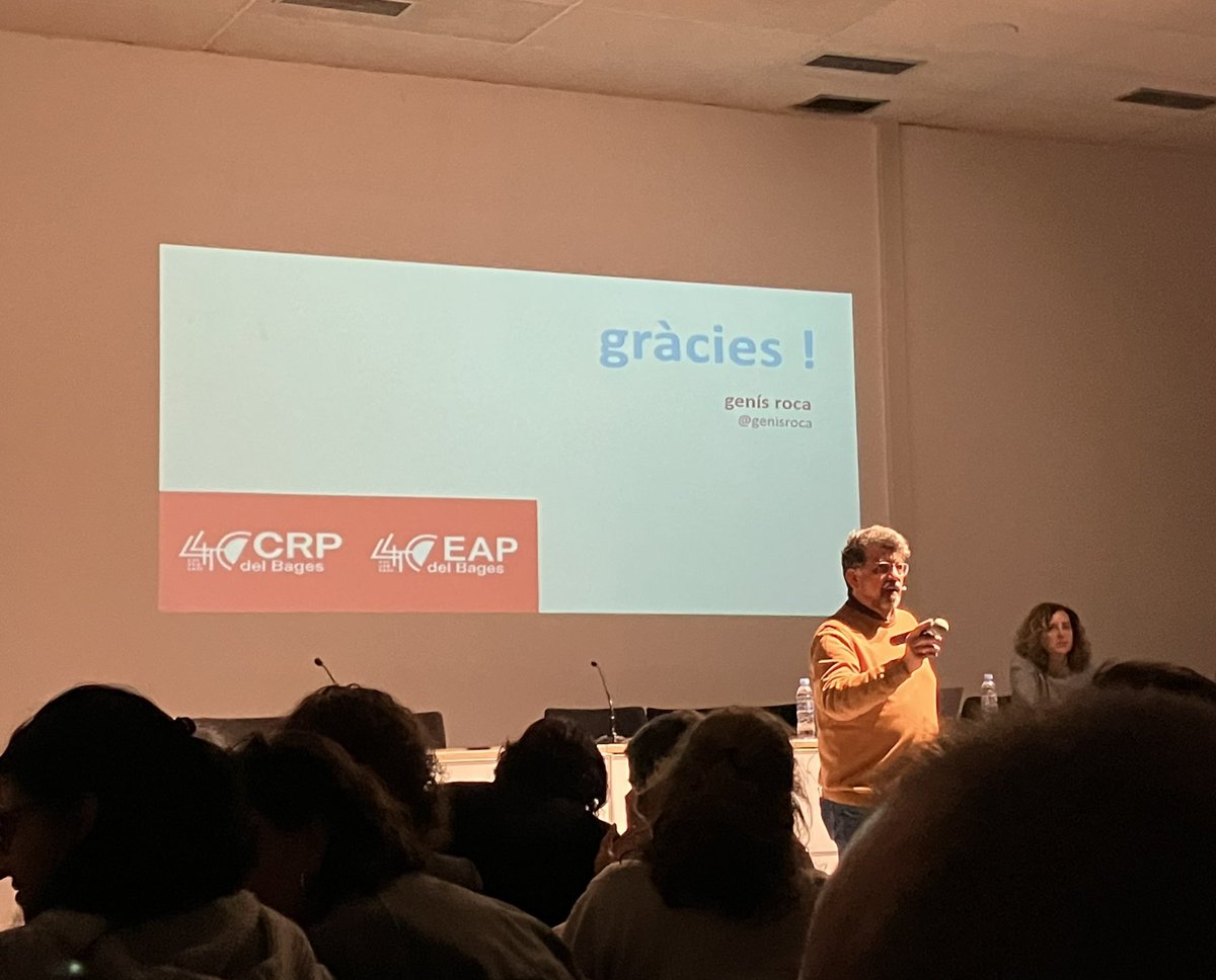 margaguell's tweet photo. Tarda de celebració dels 40 anys de bona feina del CRP I EAP del Bages amb Genis Roca explicant com la IA canviarà l’educació. https://t.co/UHPuKenYGx
