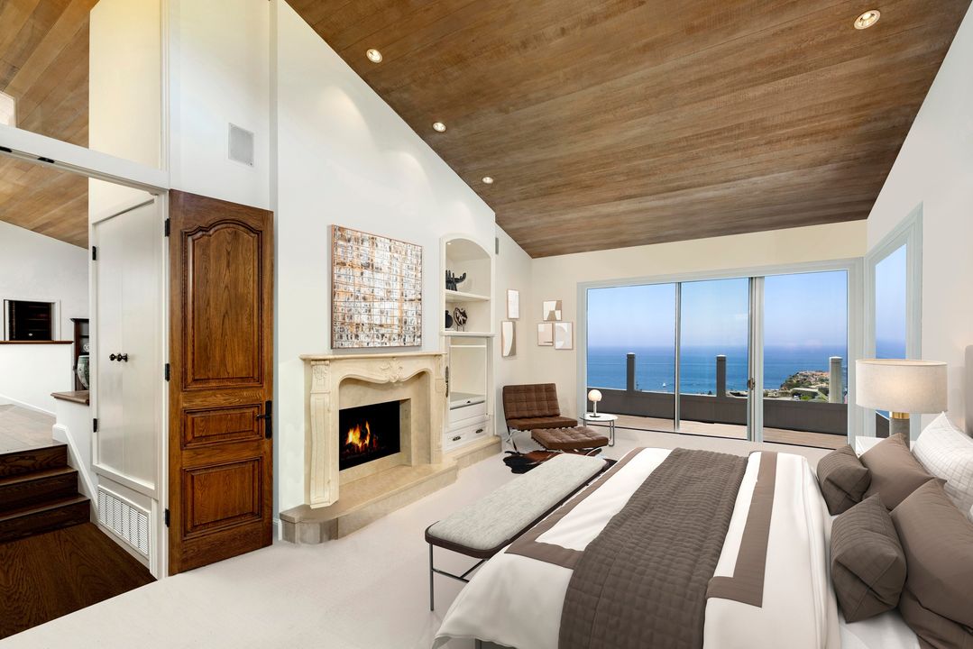 RodDaley's tweet photo. Imagine waking up to these views every day. For Sale: $12,500,000 with 5 bedroom  l  5 bath  l  5191sqft.  949.395.1091.

#RealEstate #CBGlobalLuxury #CBResidentialBrokerage #EmeraldBayEstates #LuxuryRealEstate DRE #00456990 *Virtual Staging images https://t.co/trbdcHdRTl