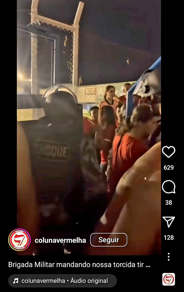 DENUNCIA de humilhação de nossa Torcida na saída do Estádio Passo D'Areia por parte da Brigada Militar. Até quando a Torcida Colorada ficará a mercê de abuso e violência por parte das autoridades? E, pior, com silêncio conivente do Clube.